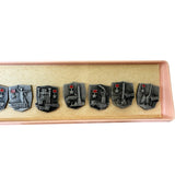 Villes de héros soviétiques de la Seconde Guerre mondiale Ensemble de 11 badges métalliques Boîte originale Réception URSS 1978