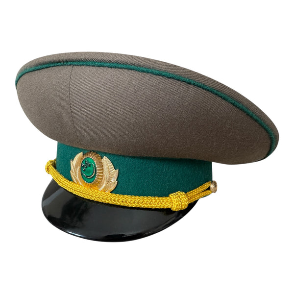 Uniforme d'officier militaire de l'Ukraine post-soviétique, casquette à visière, insigne en métal